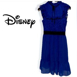 Disney Snow White Seven Dwarfs juniors size M Juniors